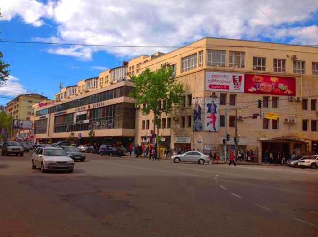 Avenue Hotel Тбилиси Екстериор снимка